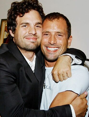 What happened to Mark Ruffalo's brother?