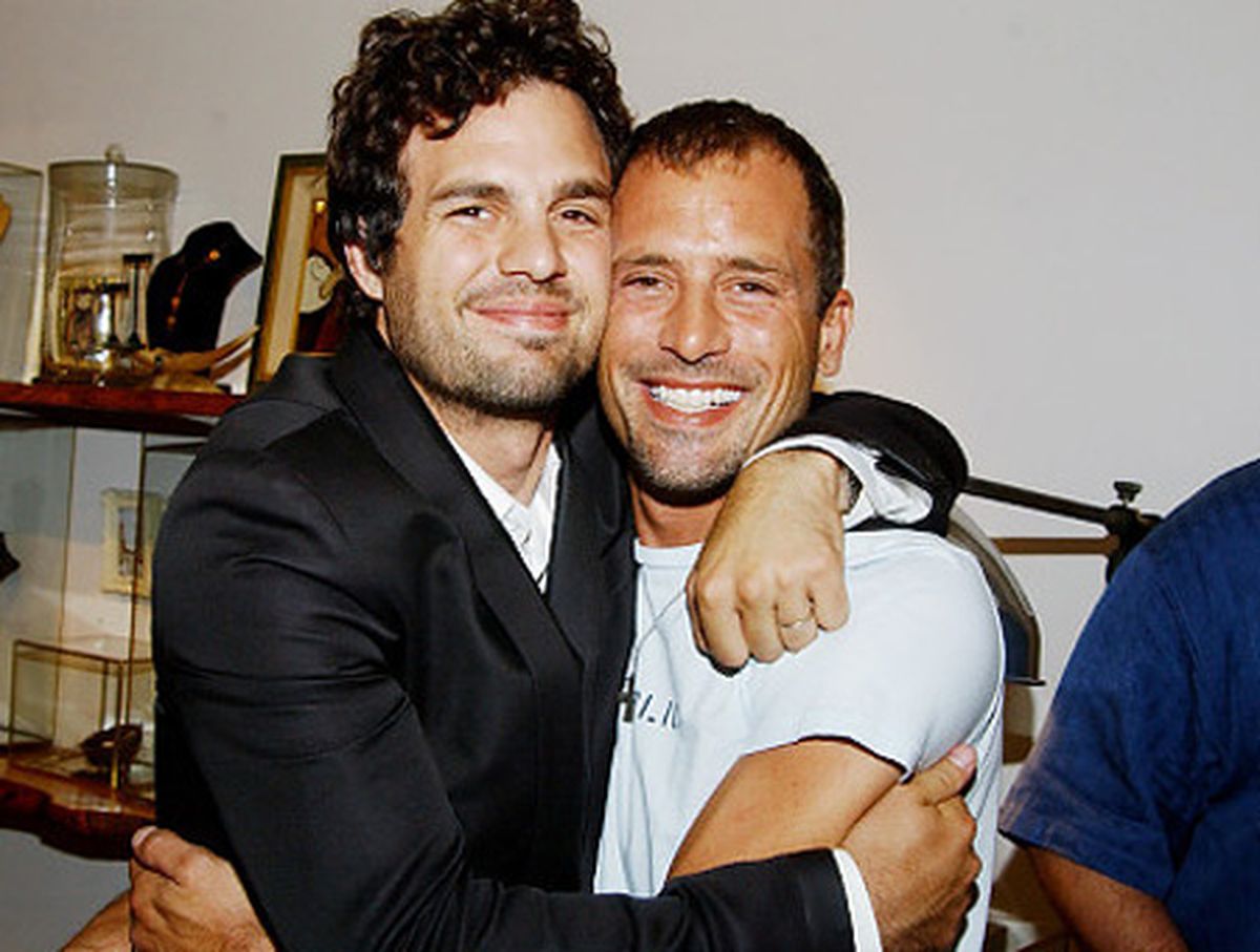 What happened to Mark Ruffalo's brother?