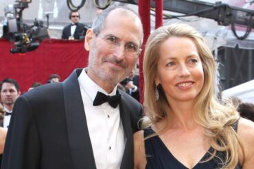 Did Steve Jobs daughter get any money?