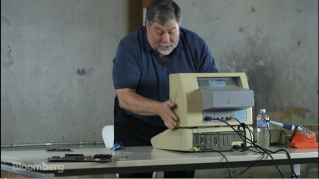 How much did Steve Wozniak sell his calculator for?