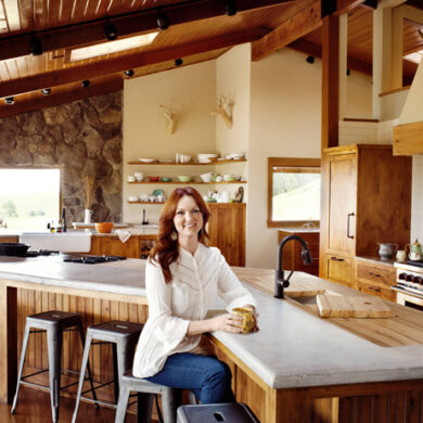Does pioneer woman have a restaurant?
