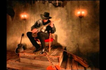 How much does Hank Williams Jr charge for a concert?