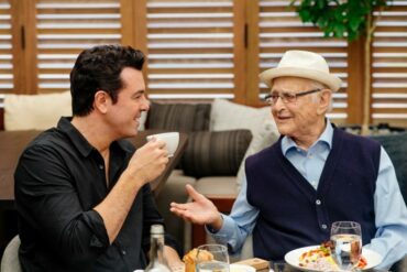 How much money does Seth MacFarlane make?