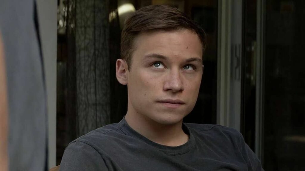 What is Finn Cole salary?