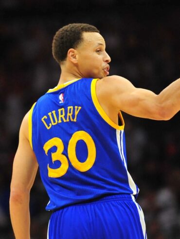 What's Steph Curry's real name?