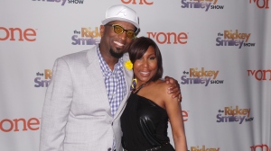 How much does Rickey Smiley charge for a show?