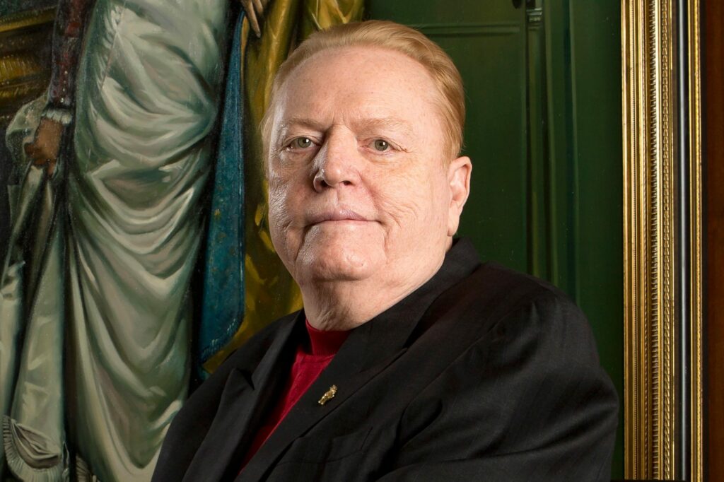 Where is Larry Flynt going to be buried?