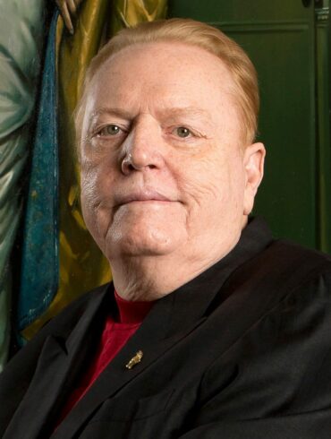 Where is Larry Flynt going to be buried?