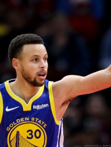 What is Steph Curry's net worth?