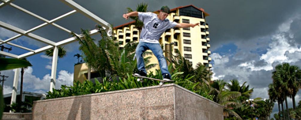 Does Rob Dyrdek still own Street League?