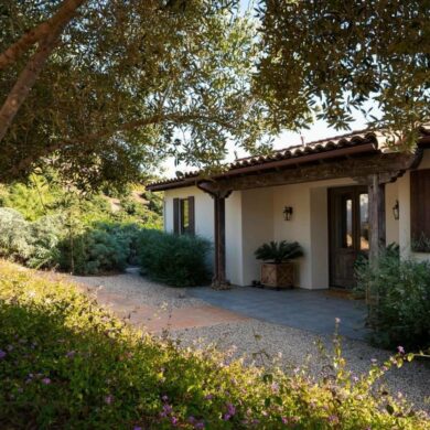 How much did Michael Keaton pay for his Montana ranch?
