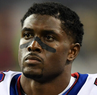 How much does Wendy's pay Reggie Bush?