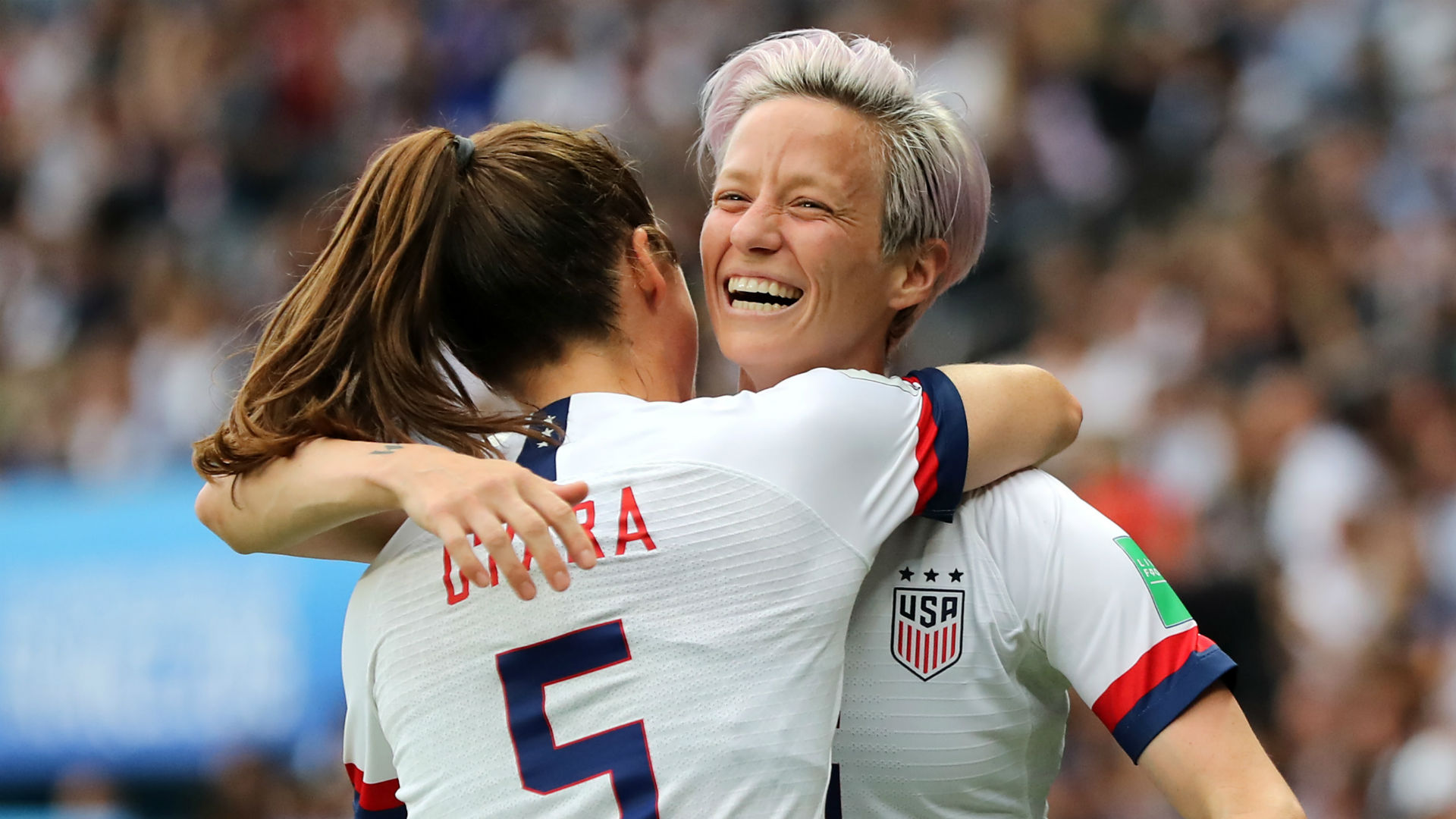 How much does Megan Rapinoe make per year?