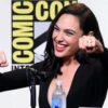How many languages can Gal Gadot speak?