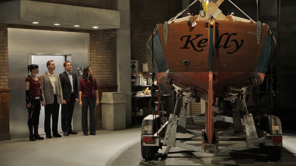 How did Gibbs get the boat out of the basement?