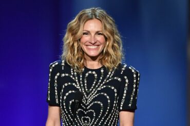 What is the net worth of Julia Roberts?
