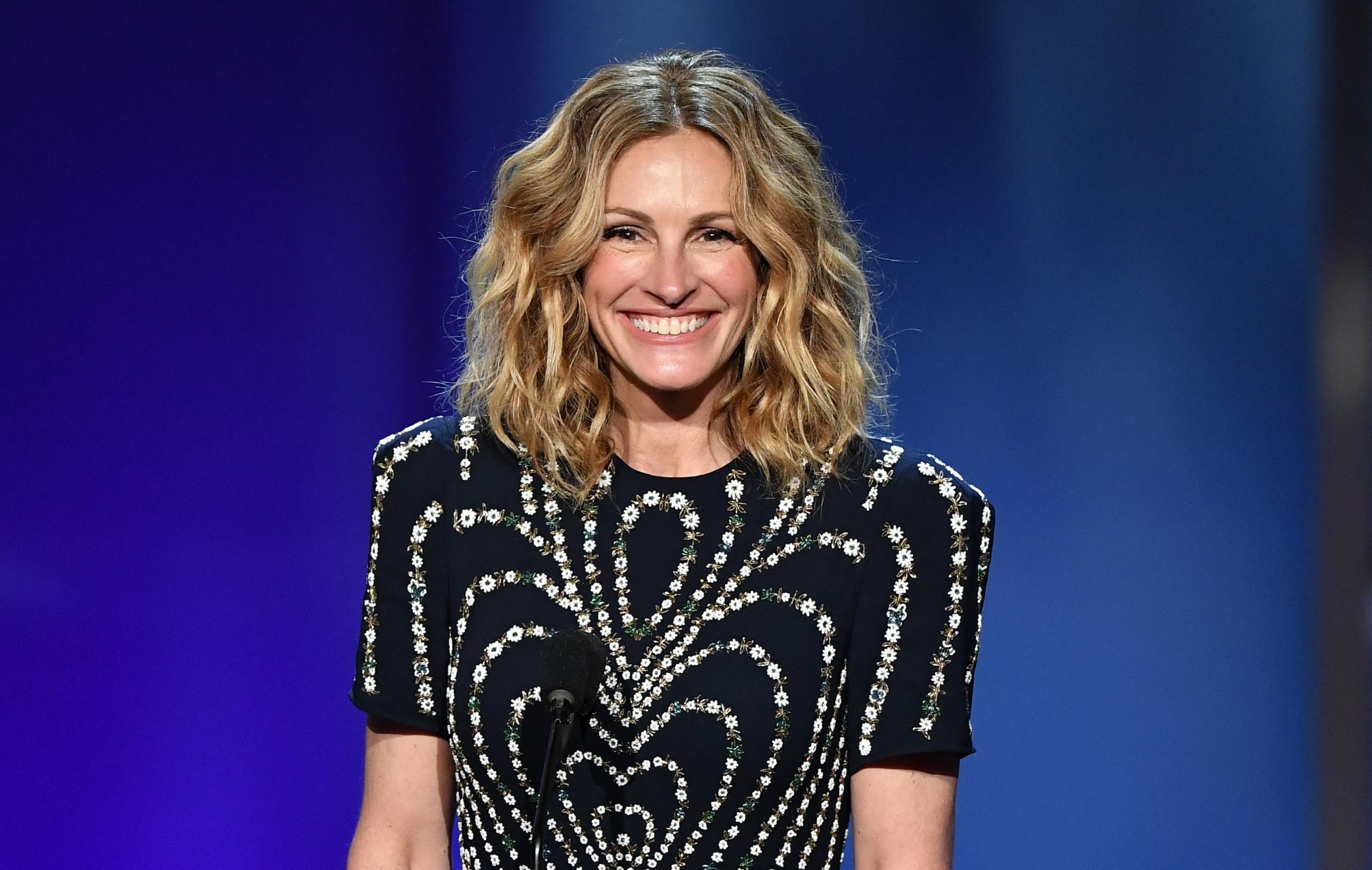 What is the net worth of Julia Roberts?