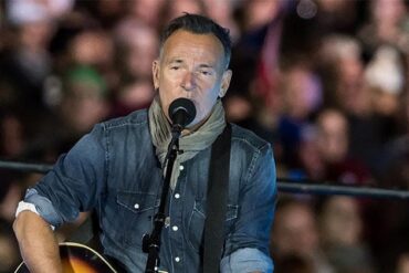 What is Bruce Springsteen's net worth?