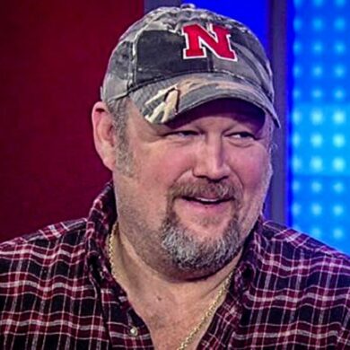 How rich is Larry the Cable Guy?