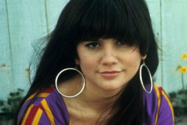 How rich is Linda Ronstadt?