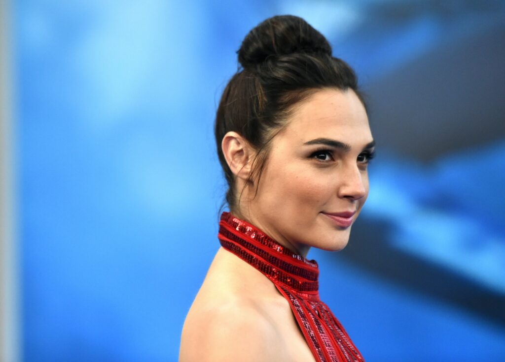 Is Gal Gadot good at English?