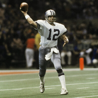 How much did Roger Staubach make a year?