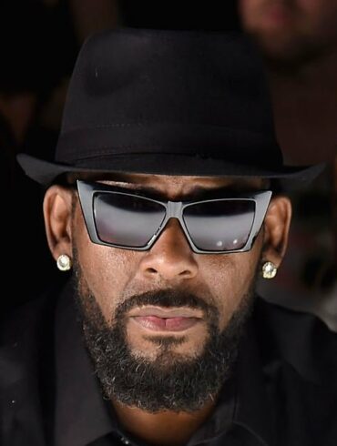 Where is R Kelly net worth?