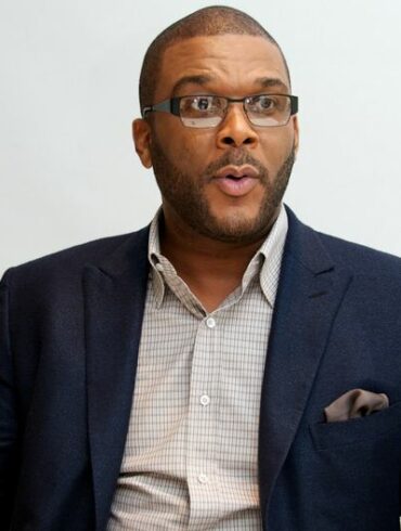 Who is the richest female actor?