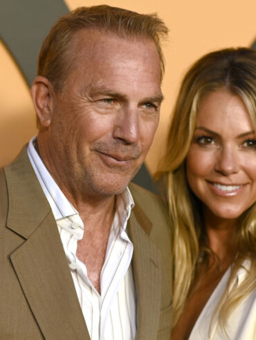 What happened to Kevin Costner's marriage?