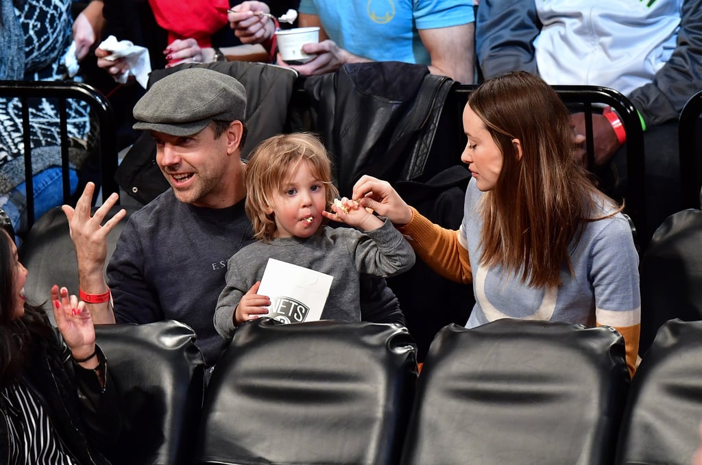 Is Olivia Wilde from a wealthy family?
