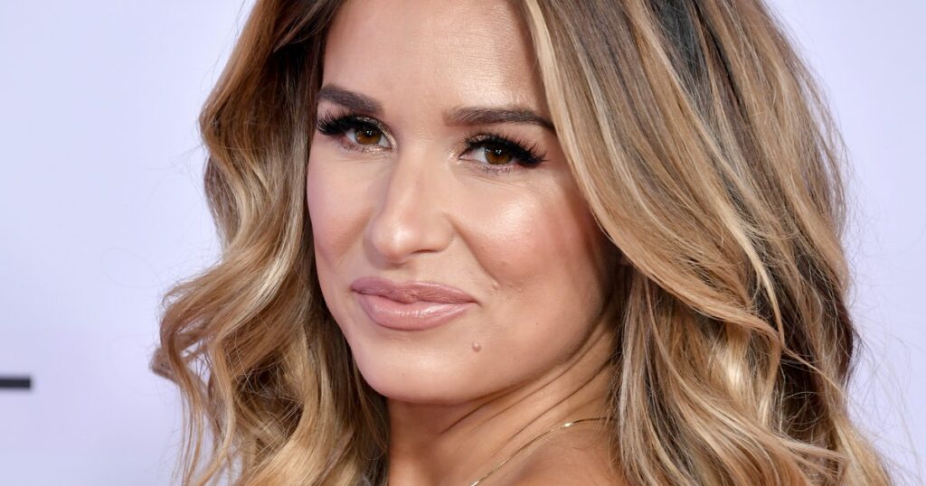 How much does Jessie James Decker make?