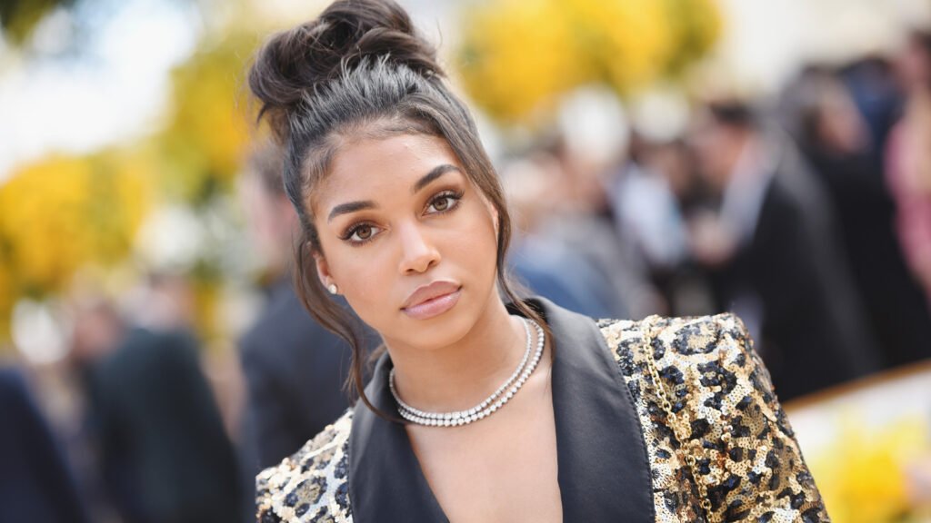 What is Lori Harvey job?