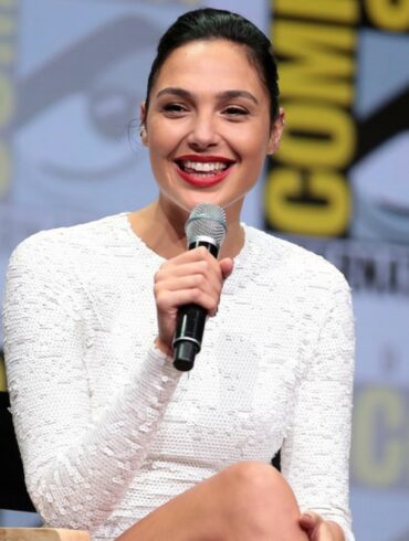 Does Gal Gadot speak Russian?