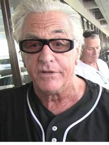 Where did Barry Weiss get his money?