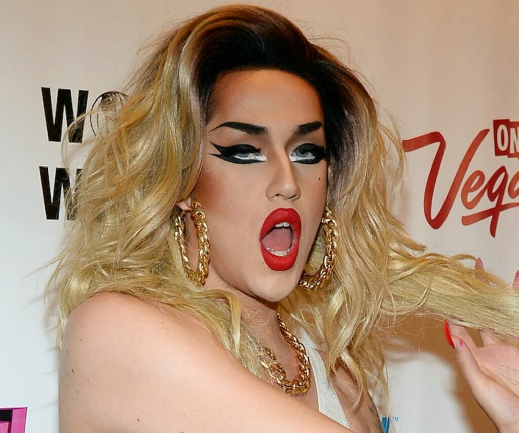 Is Adore Delano rich?