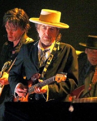 How much does Bob Dylan make in royalties each year?