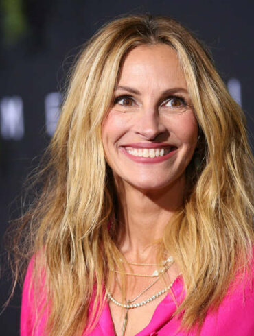 How much does Julia Roberts worth?