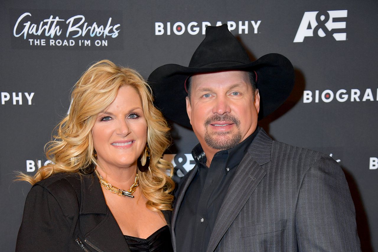 Is Garth Brooks a billionaire?