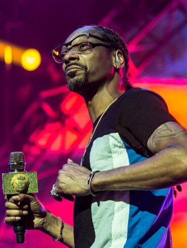 What is Snoop Dogg's networth?