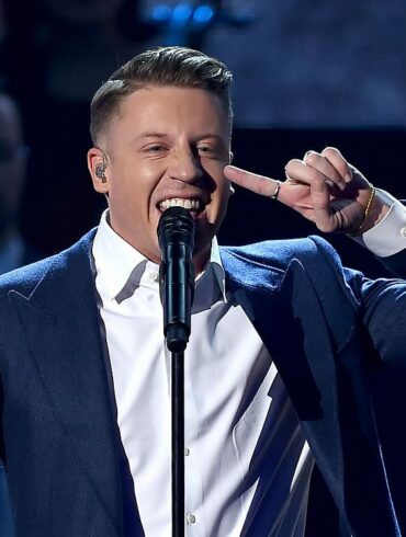 Is macklemore rich?