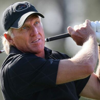 Who is the richest male golfer?