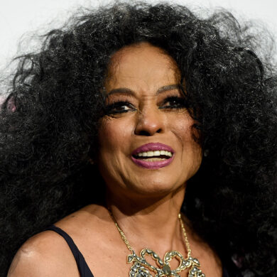 How old is Diana Ross net worth?
