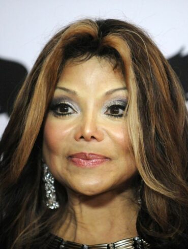How rich is Latoya Jackson?