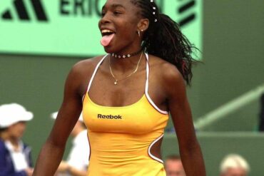 How much was Venus Williams first Nike contract?
