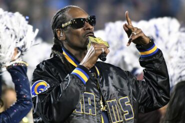 Is Snoop Dogg smart?