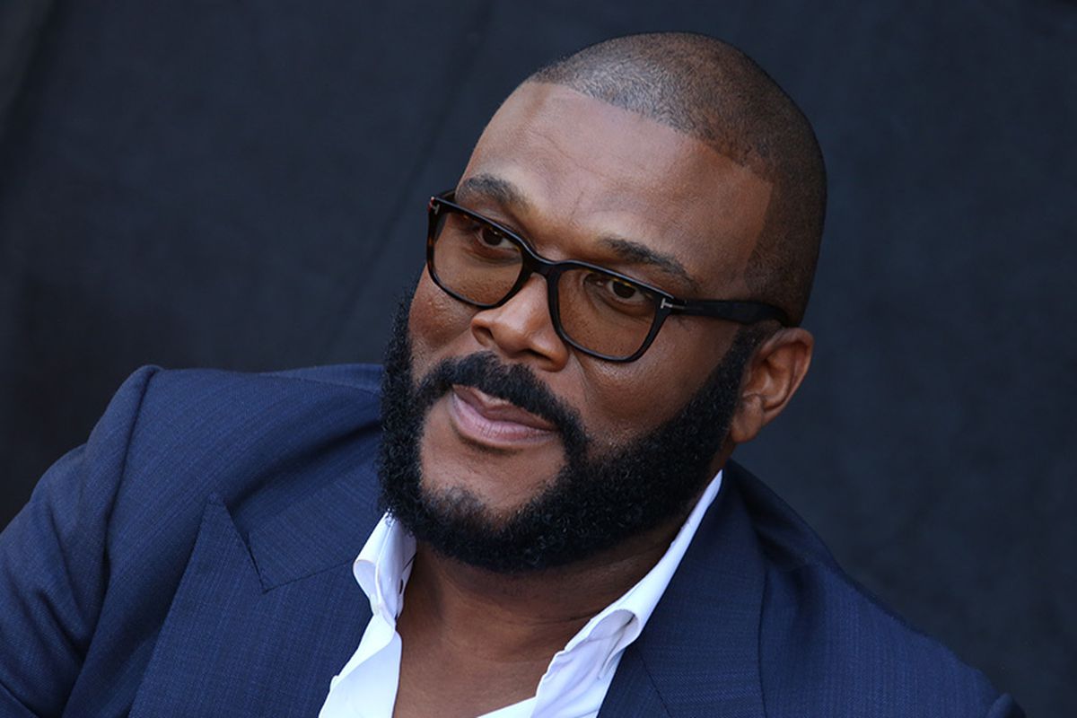 How much does Tyler Perry pay his actors?