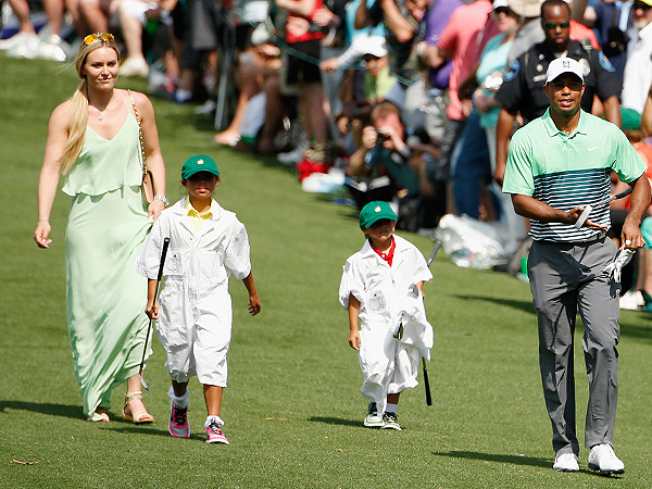 How much does Tiger Woods caddy make?