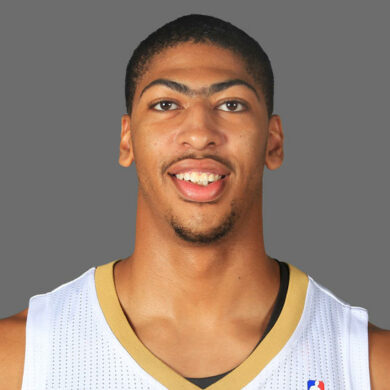 How big are Anthony Davis hands?