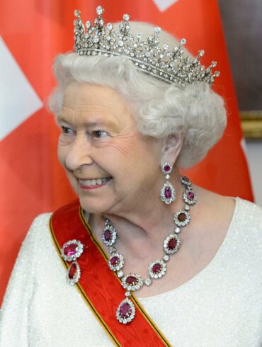What is Queen Elizabeth worth?
