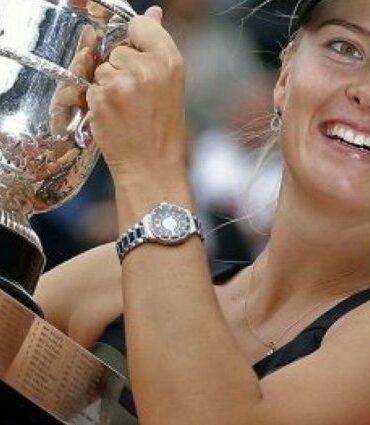 How many homes does Maria Sharapova have?